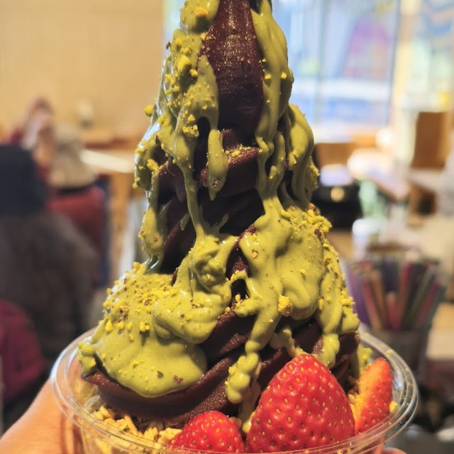 Nutella and Pistachio Acai