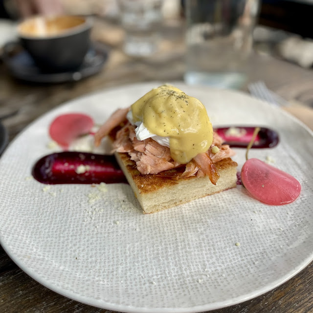 Salmon Benedict