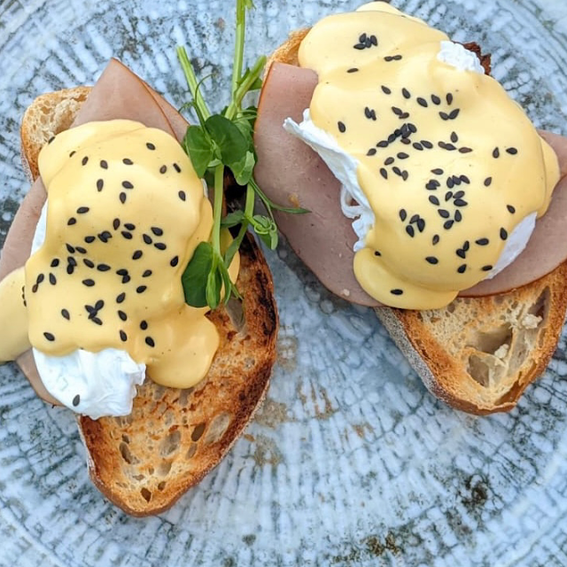 Eggs Benedict