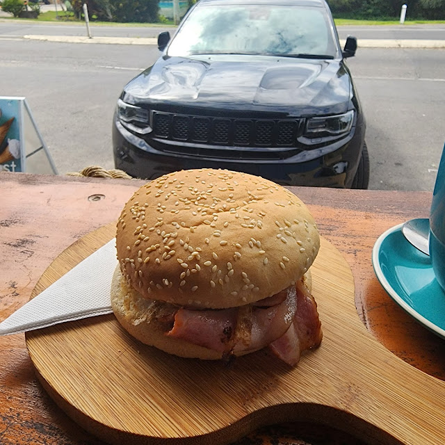 Bacon and Eggs Breakfast Roll
