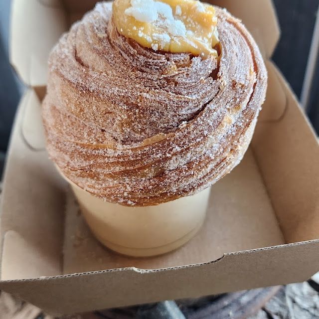 Cruffin